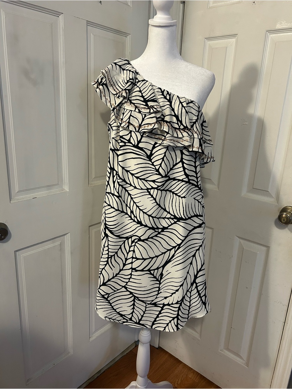 Apt. 9 One-Shoulder Black and White Leaf Print Dress